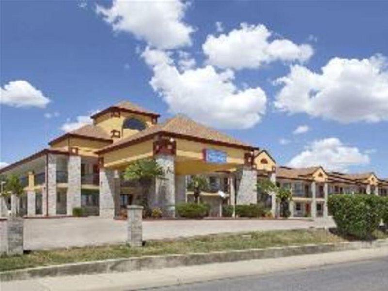 Quality Inn I-10 East Near Frost Bank Center San Antonio Exterior foto